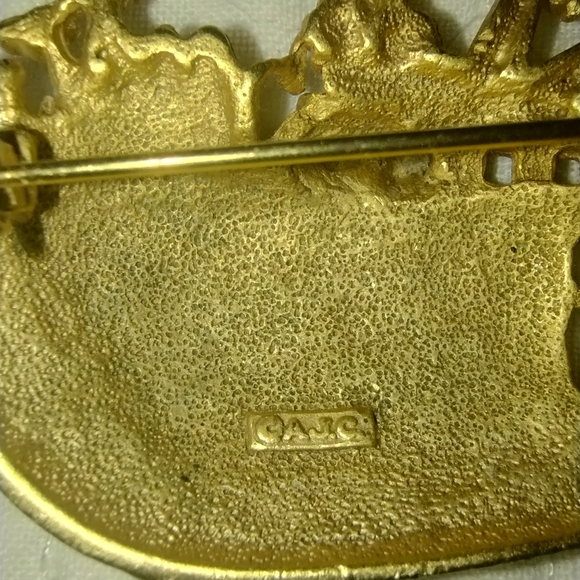 Vintage American Jewelry Company Brushed Gold Tone Ark With Animals - Picture 3 of 3
